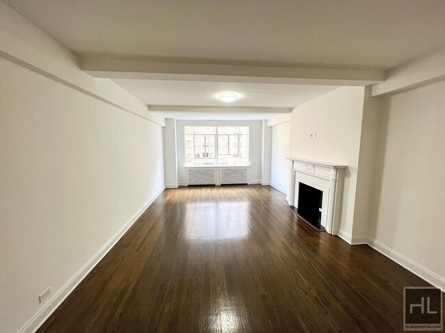 Building Photo - FIFTH AVENUE Unit 4A