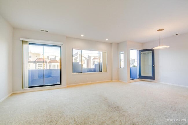 Photo - 465 35th Ave