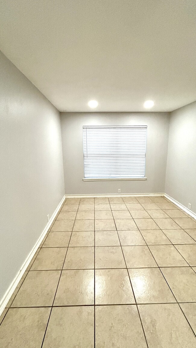 Photo - 111 Quail Run Dr