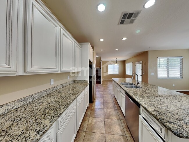 38549 N Reynosa Dr