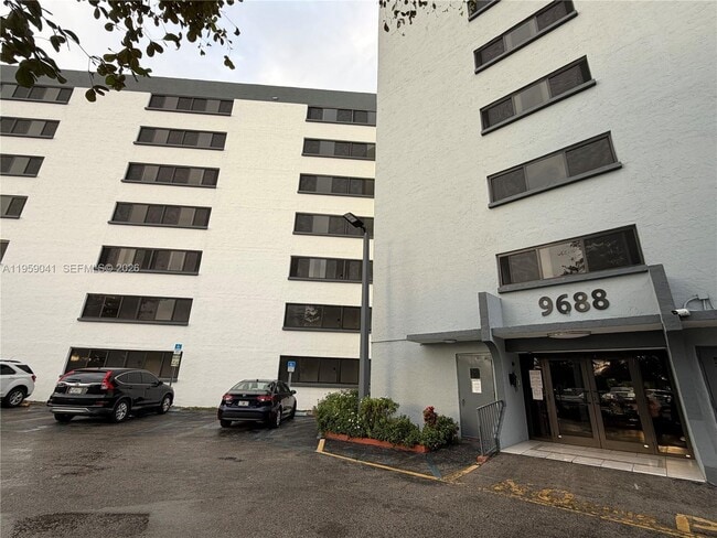 Building Photo - 9688 Fontainebleau Blvd Unit 102