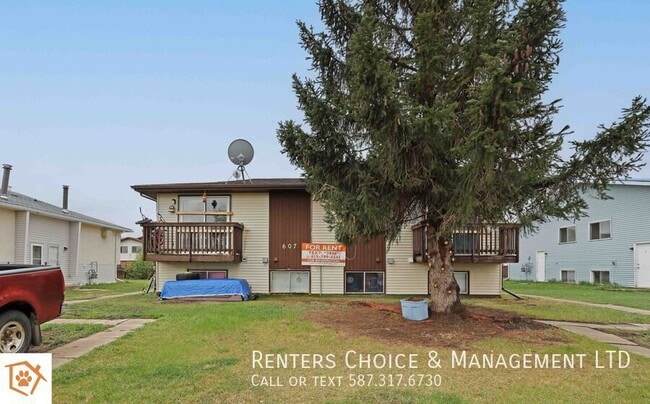 Building Photo - 3 Bedroom Unit With Assigned Parking