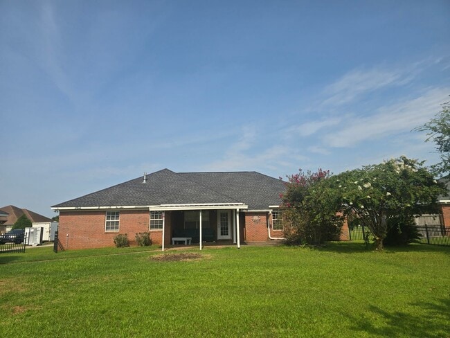 Photo - 198 Hannah Rd