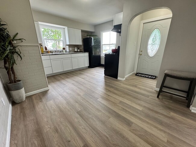 Photo - Remodeled 3 bed, 1 bath home for rent in Waterloo