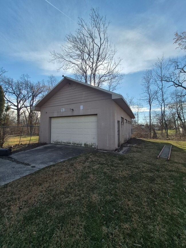 Photo - Cozy 1 bedroom house with large yard