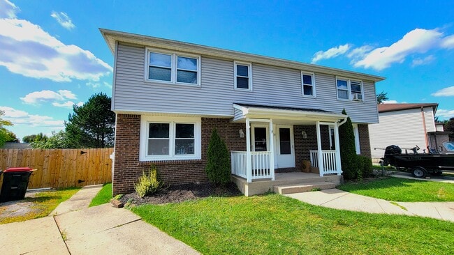 Building Photo - 35 Broezel Ave Unit 35