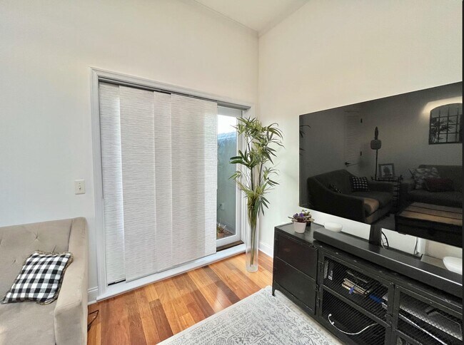 Photo - 650 2nd St Unidad 5B