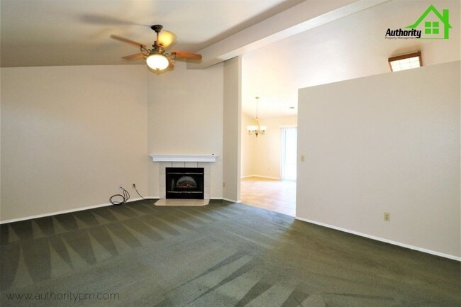 Photo - 2882 Sandstone Dr