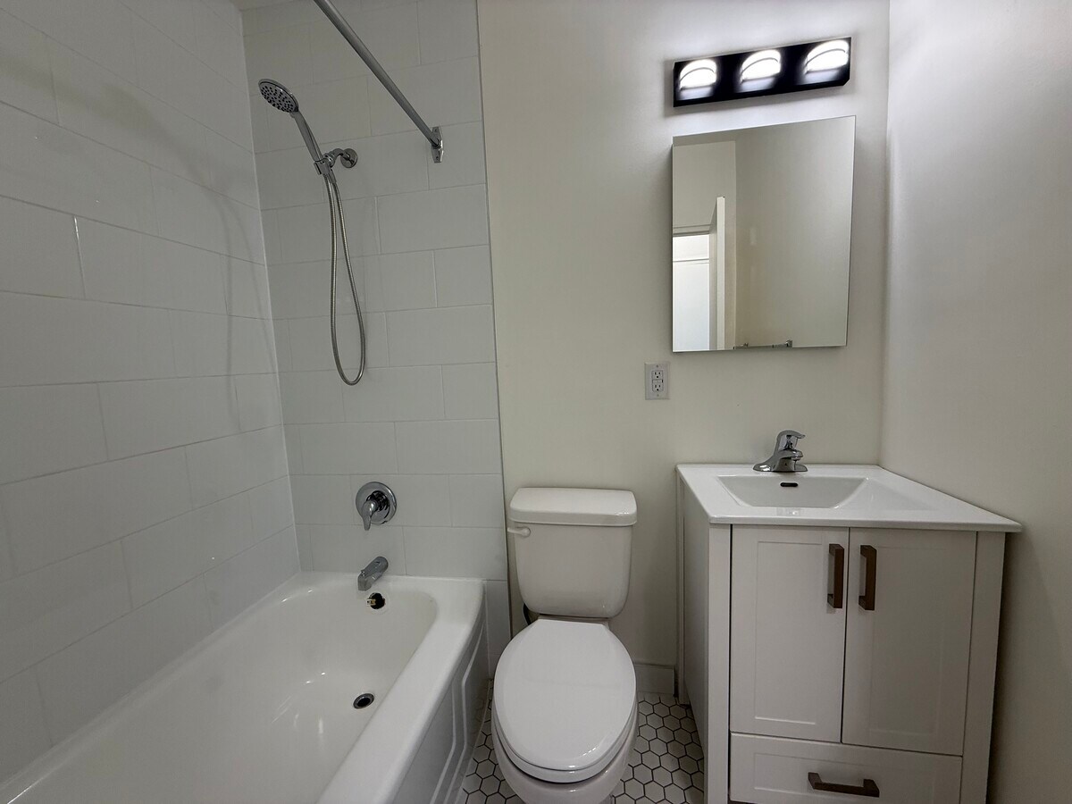 Photo - Riviera Apartments