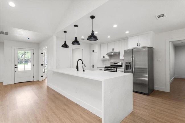 Photo - 7405 Attar Cove