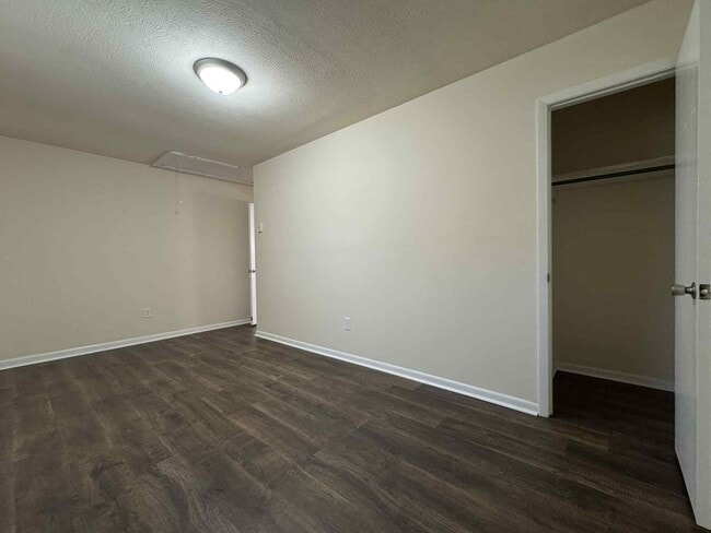 Photo - 2107 Southland St