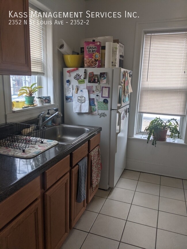 Photo - 2352 N St Louis Ave Apartamento Unidad 2352-2