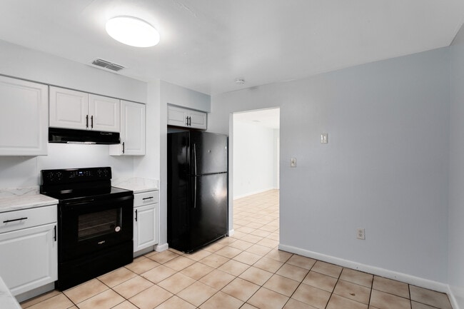 Photo - 3215 Pershing St