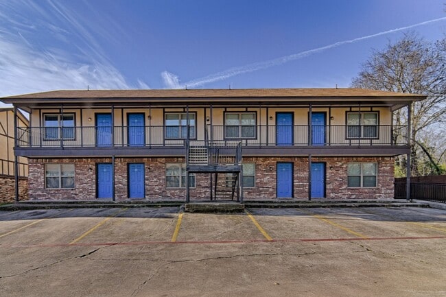 Photo - Knoll Creek Apartments