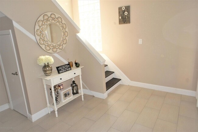 Photo - 43 Toddy Ave