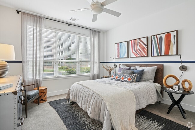 B5 2BR, 2BA - 1,048SF - Primary Bedroom