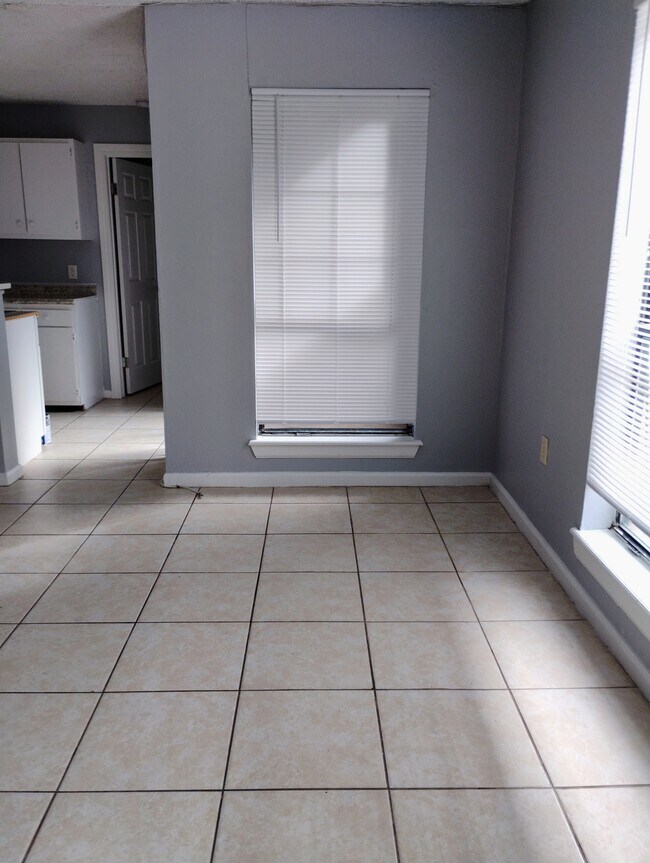 1652 Cedar Lake Dr Unit D