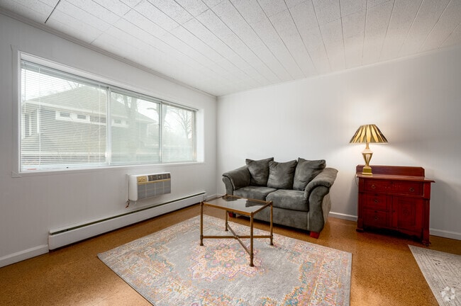 1BR, 1BA - 750SF - Living Room