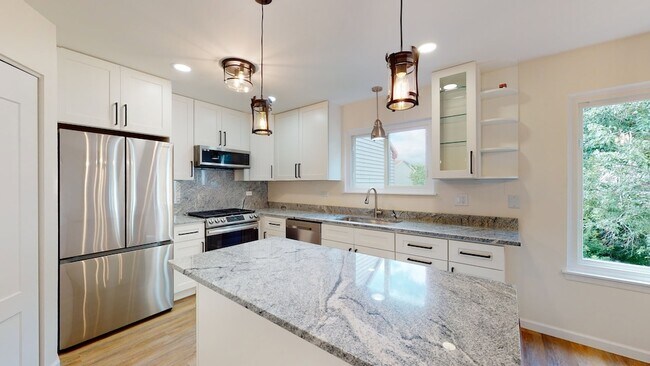 Photo - 1913 Barnhill Dr