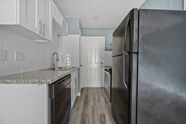 Building Photo - 3423 Nettleton St