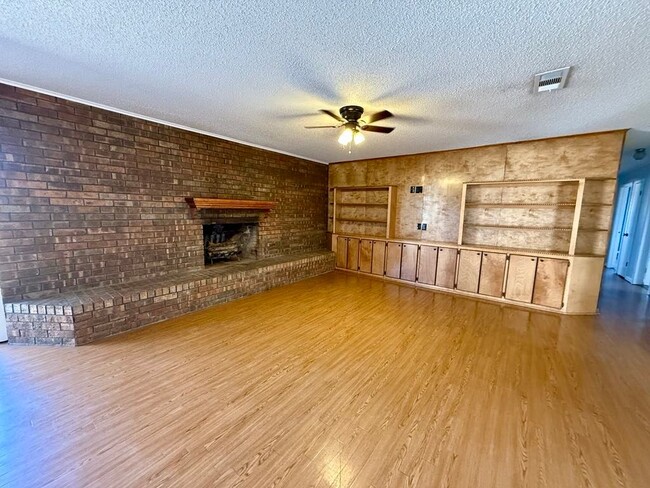 Photo - 3710 Hillside Dr