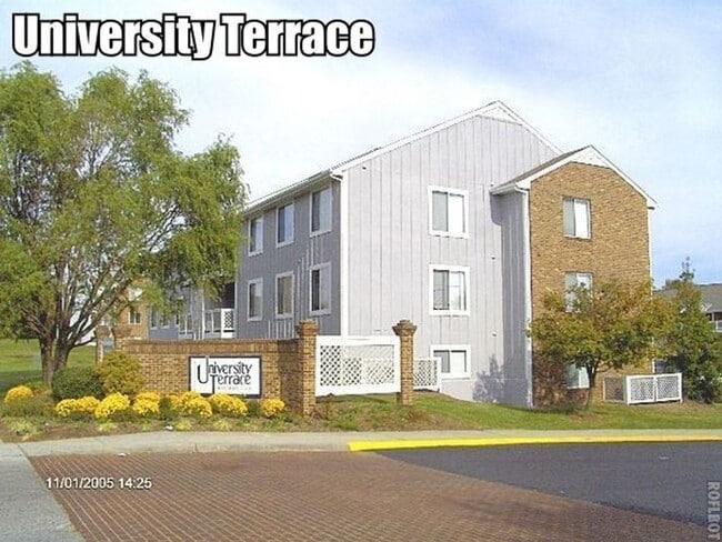 Building Photo - 1205L University Terrace