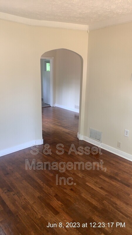 Photo - 708 Fenton St