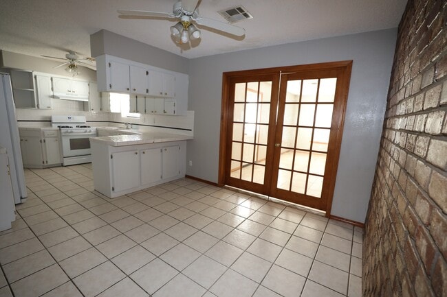 Photo - 1815 Nightingale Cir