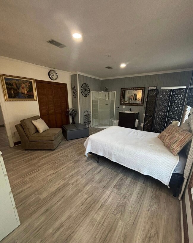 Photo - 6873 Foxchase Cir