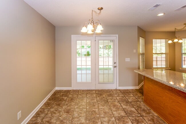 Photo - 3320 Leslie Ln