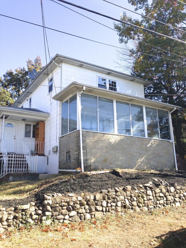 Photo - 304 9th St Apartment Unit 2