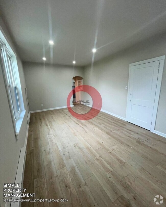 Building Photo - 563 Chestnut St Unit Apartment A
