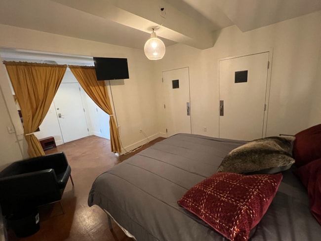 Photo - 333 2nd St SE