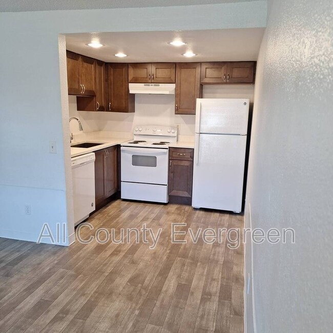 Photo - 420 23rd St SE Unit B