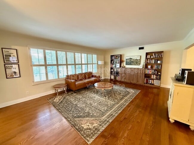 Photo - 7104 Catalonia Ave