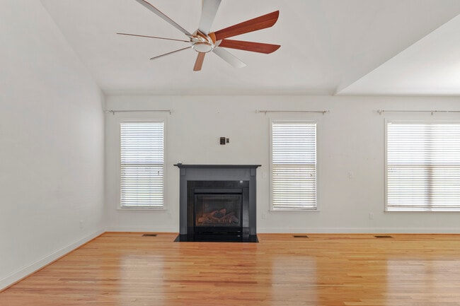 Photo - 609 Olde Field Dr