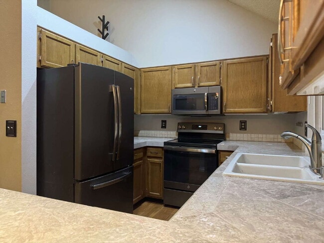 Photo - 150 N Carlton St