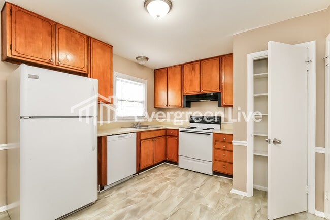 Photo - 2407 Phoenix Dr