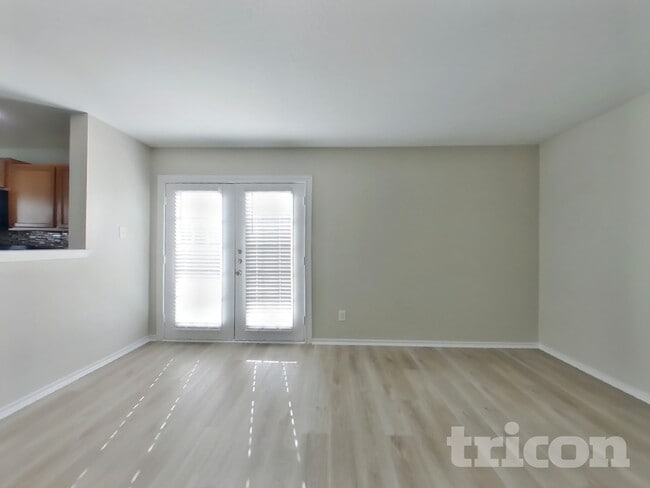 Photo - 5003 Mustang View