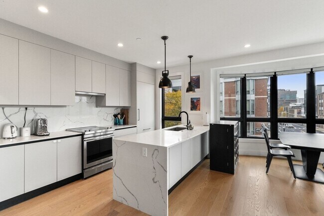 Photo - 75 W Broadway Unit 301