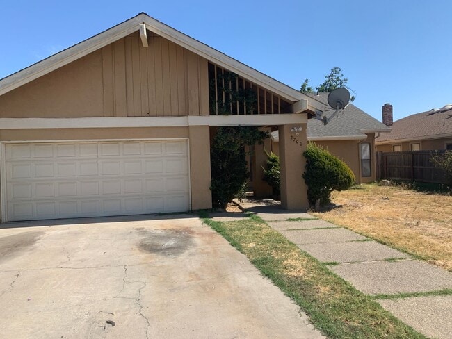 Building Photo - LABOR DAY SPECIAL - 2 WEEKS FREE RENT!!Character abound in this 3/2