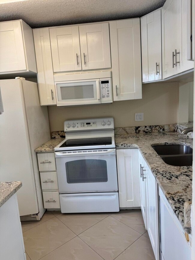 Photo - 9921 Three Lakes Cir Unit 9921