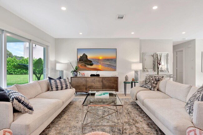 Photo - 359 Beacon St