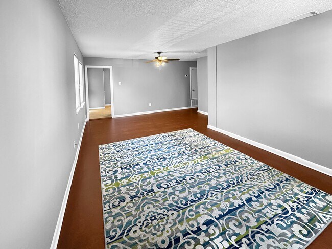 Photo - 3005 Magellan St