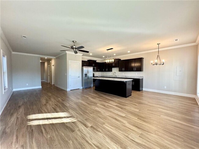 Photo - 921 NE Hts Ln