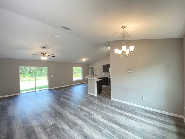 Photo - Beautiful  Home - 3/2/2 **WON"T LAST**