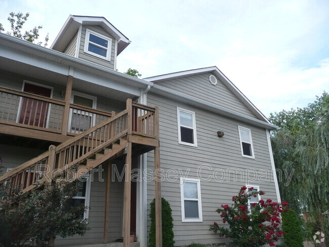 Building Photo - 1924 Muncie Ave Unit #5 Rental