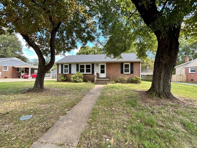 Photo - 1031 Derrymore Rd