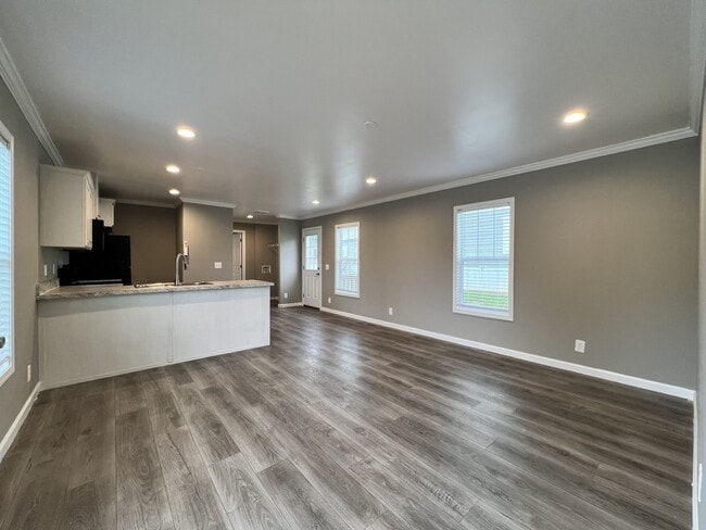 Photo - 192 Silver Birch Cir