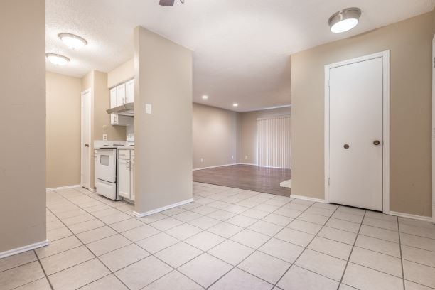 Building Photo - 8109 Skillman St Rental
